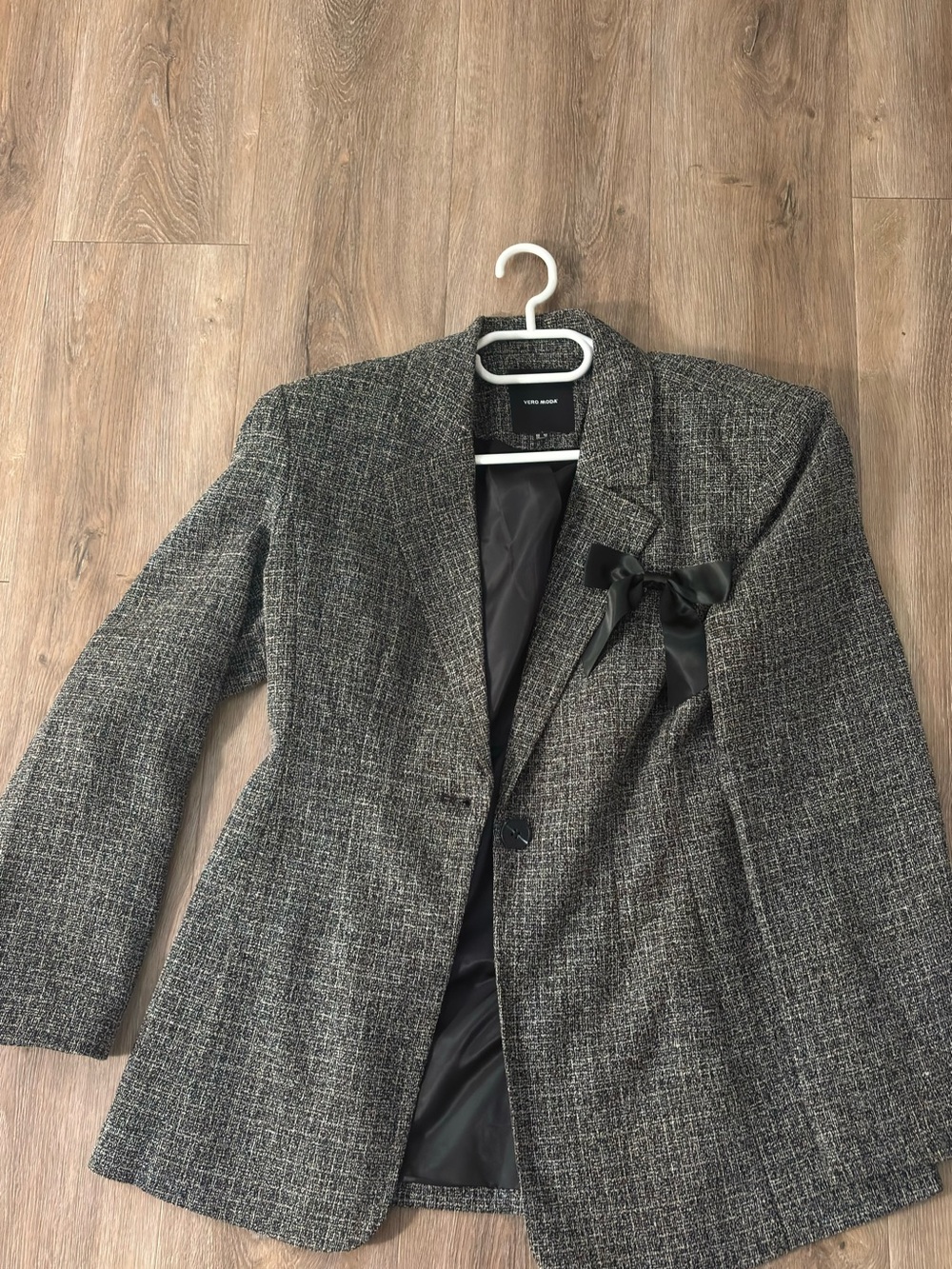 Vero Moda Gray Tweed Blazer with Black Bow Accent